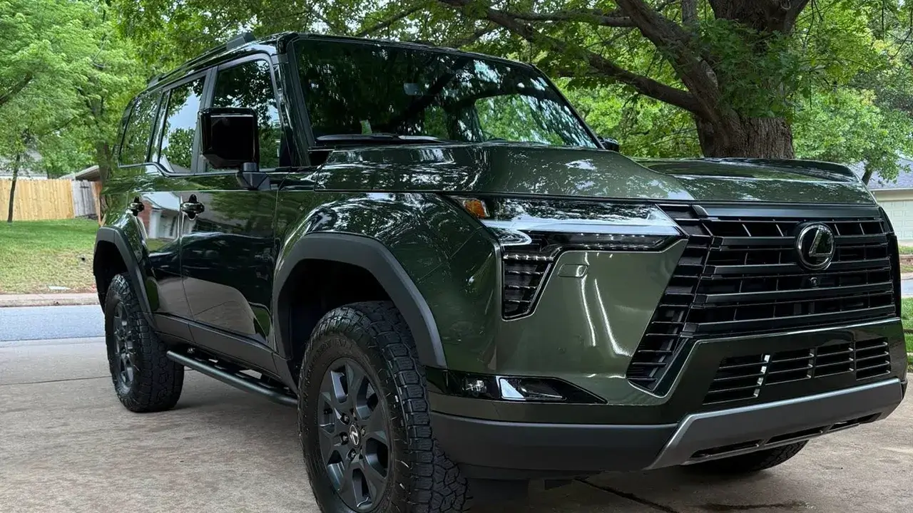 Green Lexus after detailing services